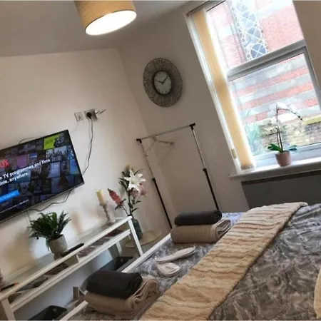 Citynights Studios With Free Parking Liverpool Exterior photo